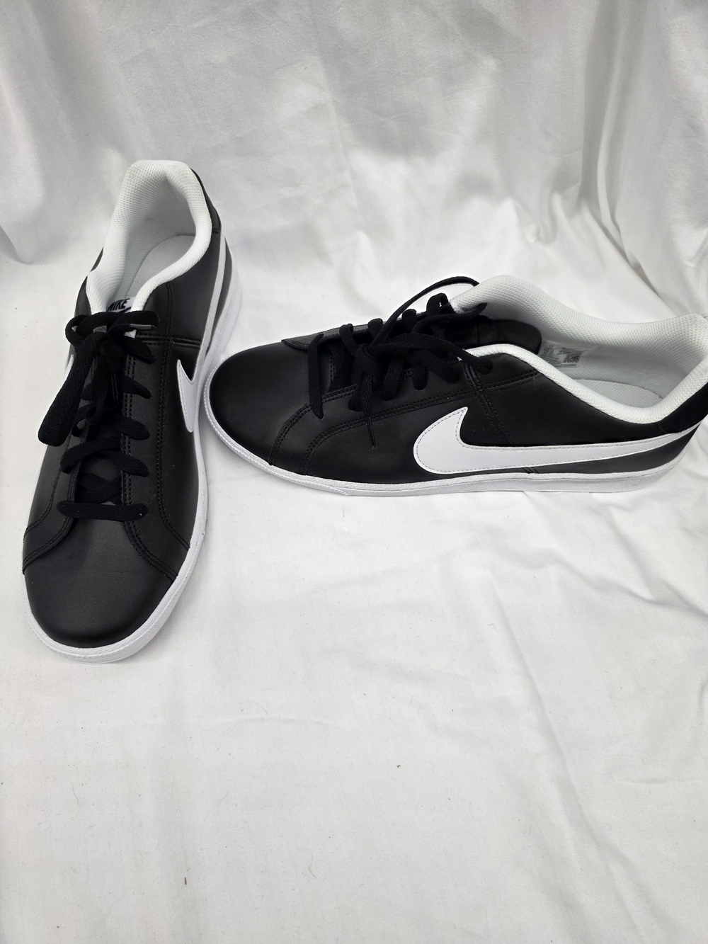 Nike Court Royale Sneakers